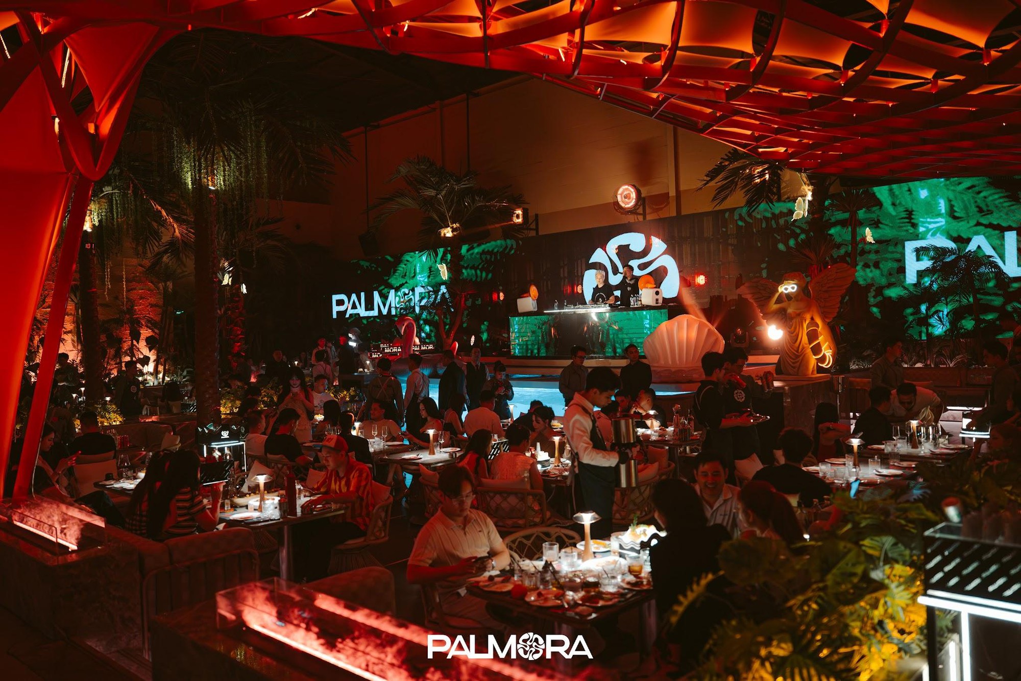 Palmora có gì mà vừa khai trương đã thành “tọa độ” mới của hội mê nightlife tại TP.HCM? - Ảnh 2.