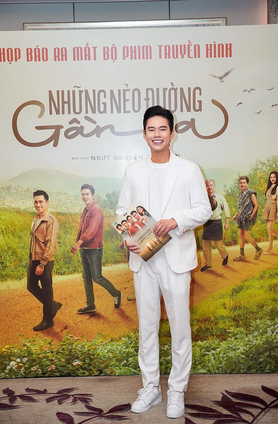 Nam diễn vi&ecirc;n phim giờ v&agrave;ng VTV hiện c&ugrave;ng vợ hơn 3 tuổi b&aacute;n c&agrave; ph&ecirc;, tr&agrave; sữa tr&ecirc;n đường X&atilde; Đ&agrave;n, H&agrave; Nội- Ảnh 4.