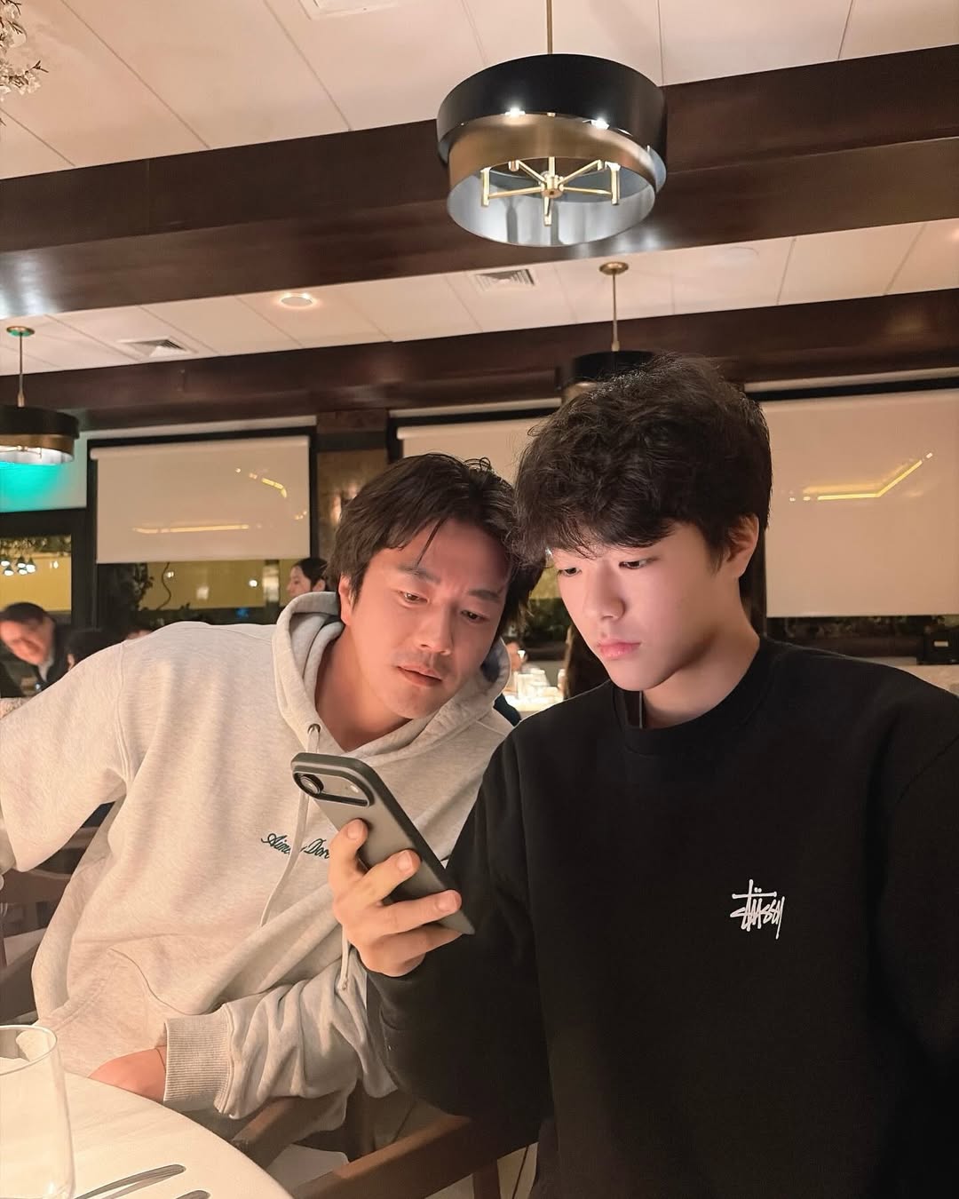 Con trai 17 tuổi của Kwon Sang Woo lái ô tô 1 tỷ tới trường, được thừa kế 1300 tỷ còn đẹp trai ăn đứt bố- Ảnh 3.