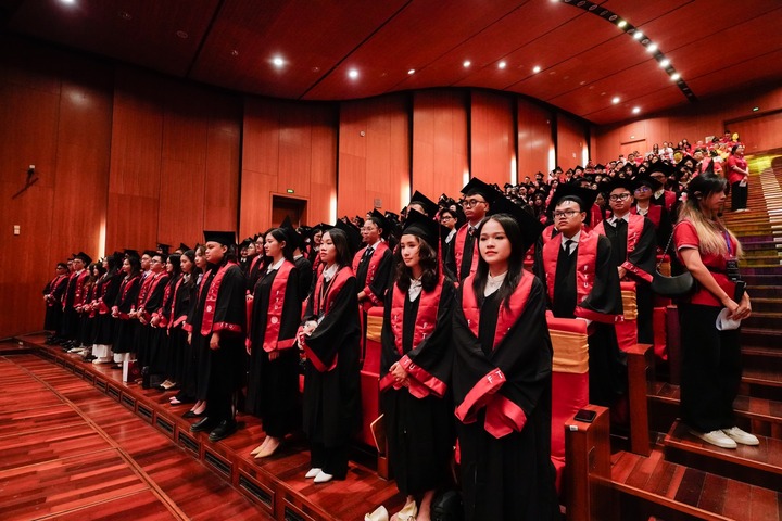 Giảm &iacute;t nhất 20% đại học c&ocirc;ng lập, ph&aacute;t triển 3-5 trường tinh hoa đến năm 2035- Ảnh 1.