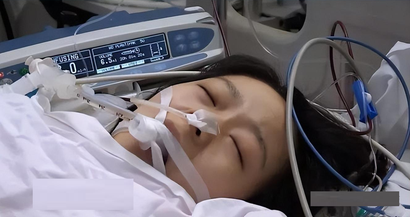 Người phụ nữ ho dai dẳng, thậm ch&iacute; ho ra m&aacute;u suốt 3 năm, b&aacute;c sĩ ph&aacute;t hiện nguy&ecirc;n nh&acirc;n từ một th&oacute;i quen khi tắm - Ảnh 1.