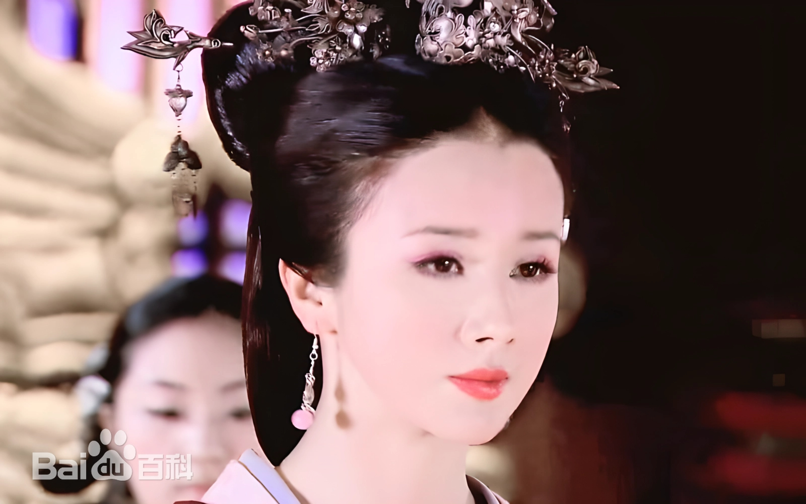 Nữ diễn vi&ecirc;n bị &eacute;p mang con đi x&eacute;t nghiệm ADN: "Anh ta phải quỳ xuống van xin sự tha thứ của mẹ con t&ocirc;i giữa t&ograve;a"- Ảnh 1.