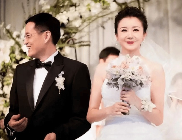 Nữ diễn vi&ecirc;n bị &eacute;p mang con đi x&eacute;t nghiệm ADN: "Anh ta phải quỳ xuống van xin sự tha thứ của mẹ con t&ocirc;i giữa t&ograve;a"- Ảnh 3.