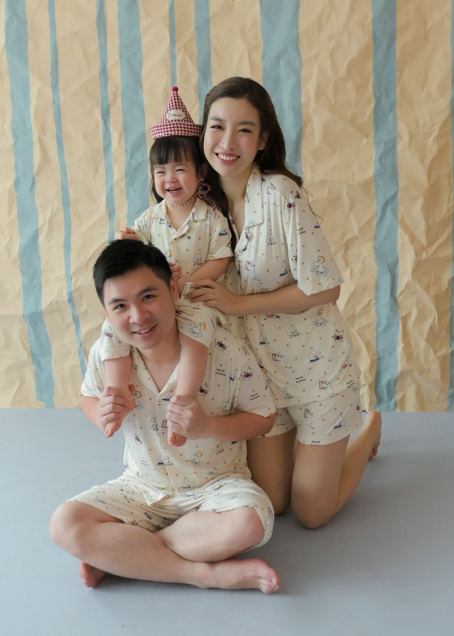 Ch&aacute;u g&aacute;i của "bầu Hiển" mới 3 tuổi đ&atilde; m&ecirc; tr&aacute;i b&oacute;ng tr&ograve;n, gương mặt "copy paste" từ bố chủ tịch, đủ thấy gen nội trội thế n&agrave;o!- Ảnh 11.