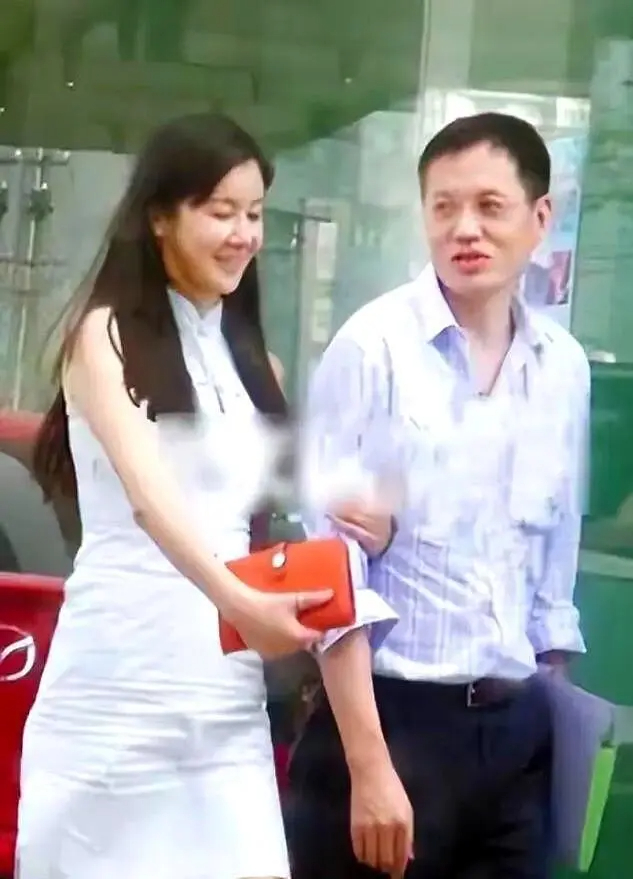 Nữ diễn vi&ecirc;n bị &eacute;p mang con đi x&eacute;t nghiệm ADN: "Anh ta phải quỳ xuống van xin sự tha thứ của mẹ con t&ocirc;i giữa t&ograve;a"- Ảnh 5.