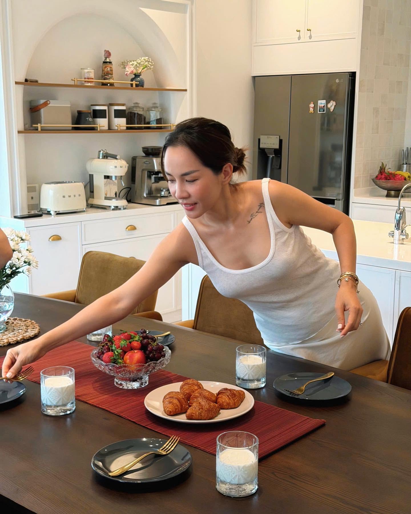 Nam nghệ sĩ Việt cưới vợ miền T&acirc;y, sở hữu biệt thự nh&agrave; vườn rộng 500m&sup2; - Ảnh 14.