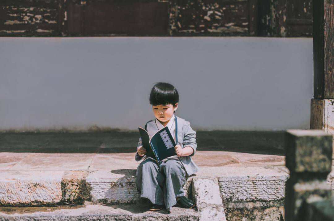 Đừng đi đâu cũng kể chuyện của con: Dù con xuất sắc hay bình thường, cha mẹ càng nên biết giữ lời - Ảnh 2.