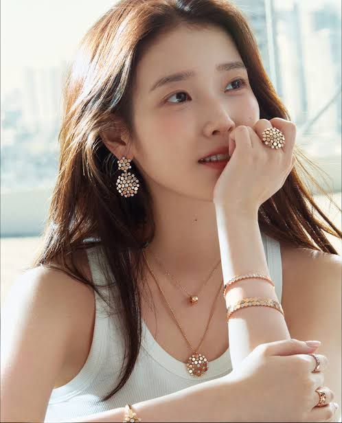 Nữ sĩ quan cảnh s&aacute;t đ&oacute;ng 1 phim kiếm 147 tỷ, được nh&agrave; nước vinh danh v&igrave; nộp thuế mẫu mực- Ảnh 1.