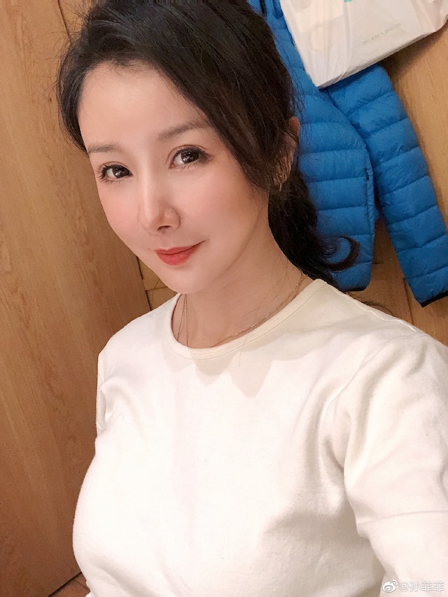 Nữ diễn vi&ecirc;n bị &eacute;p mang con đi x&eacute;t nghiệm ADN: "Anh ta phải quỳ xuống van xin sự tha thứ của mẹ con t&ocirc;i giữa t&ograve;a"- Ảnh 4.