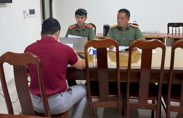 Lấy sản phẩm báo chí làm thành video của mình đăng mạng xã hội, người đàn ông bị phạt 12,5 triệu đồng- Ảnh 1.