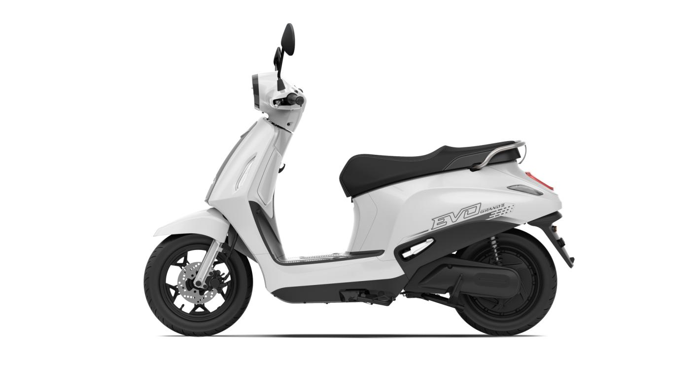 VinFast ra mắt Evo Grand thế hệ mới - Xe m&aacute;y điện đi được 262 km sau mỗi lần sạc - Ảnh 2.