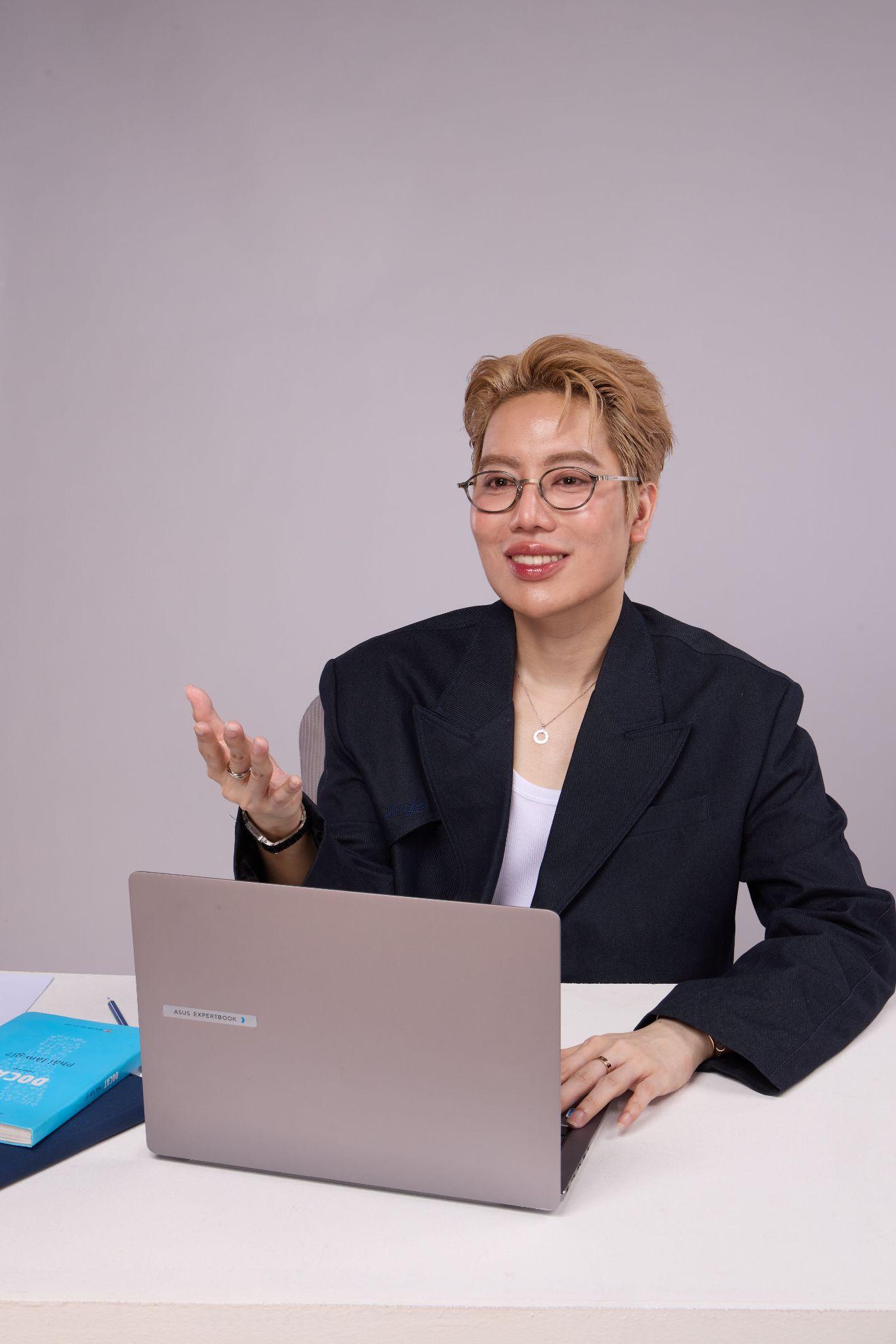 Huy Forum mở bao nhi&ecirc;u tab trong một ng&agrave;y l&agrave;m việc? - Ảnh 1.