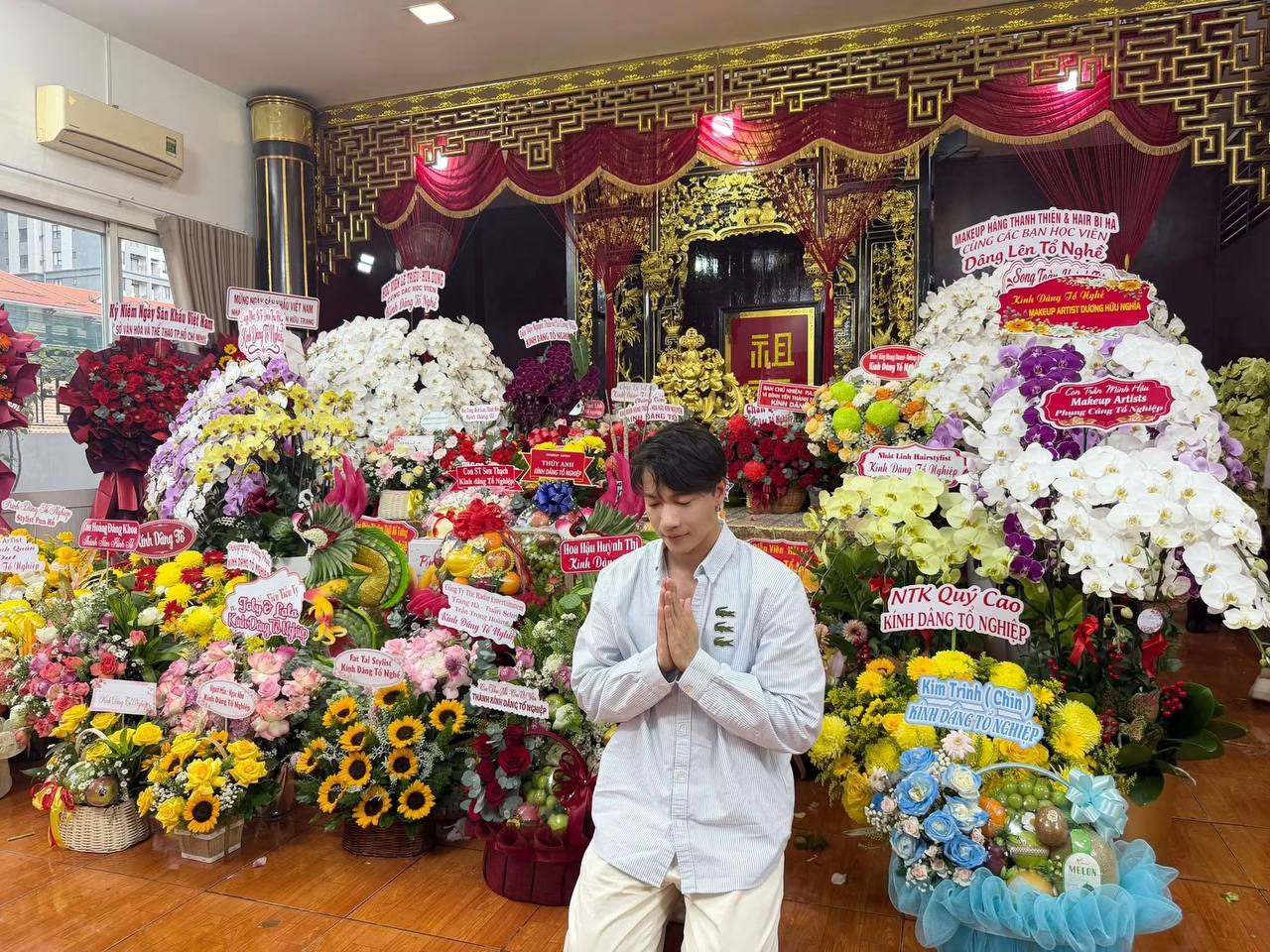 Nghệ sĩ Hoài Linh chủ trì thực hiện nghi lễ, dàn sao Việt tề tựu tại đền thờ 100 tỷ - Ảnh 7.