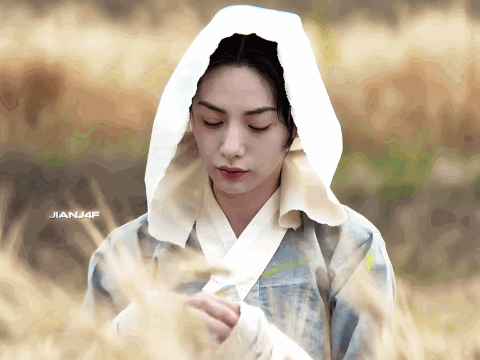 Mỹ nh&acirc;n đẹp nhất thế giới: 65% cơ thể l&agrave; ch&acirc;n, mặt xinh d&aacute;ng nuột, gu ăn mặc cực cuốn - Ảnh 5.