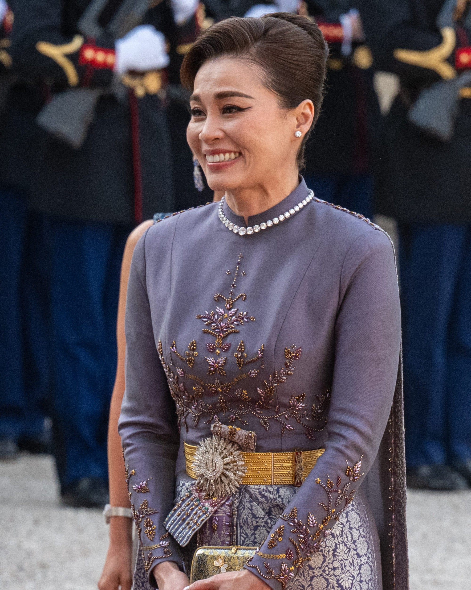 Chiếc thắt lưng kim cương hơn 100 năm tuổi của Ho&agrave;ng hậu Th&aacute;i Lan - Ảnh 8.