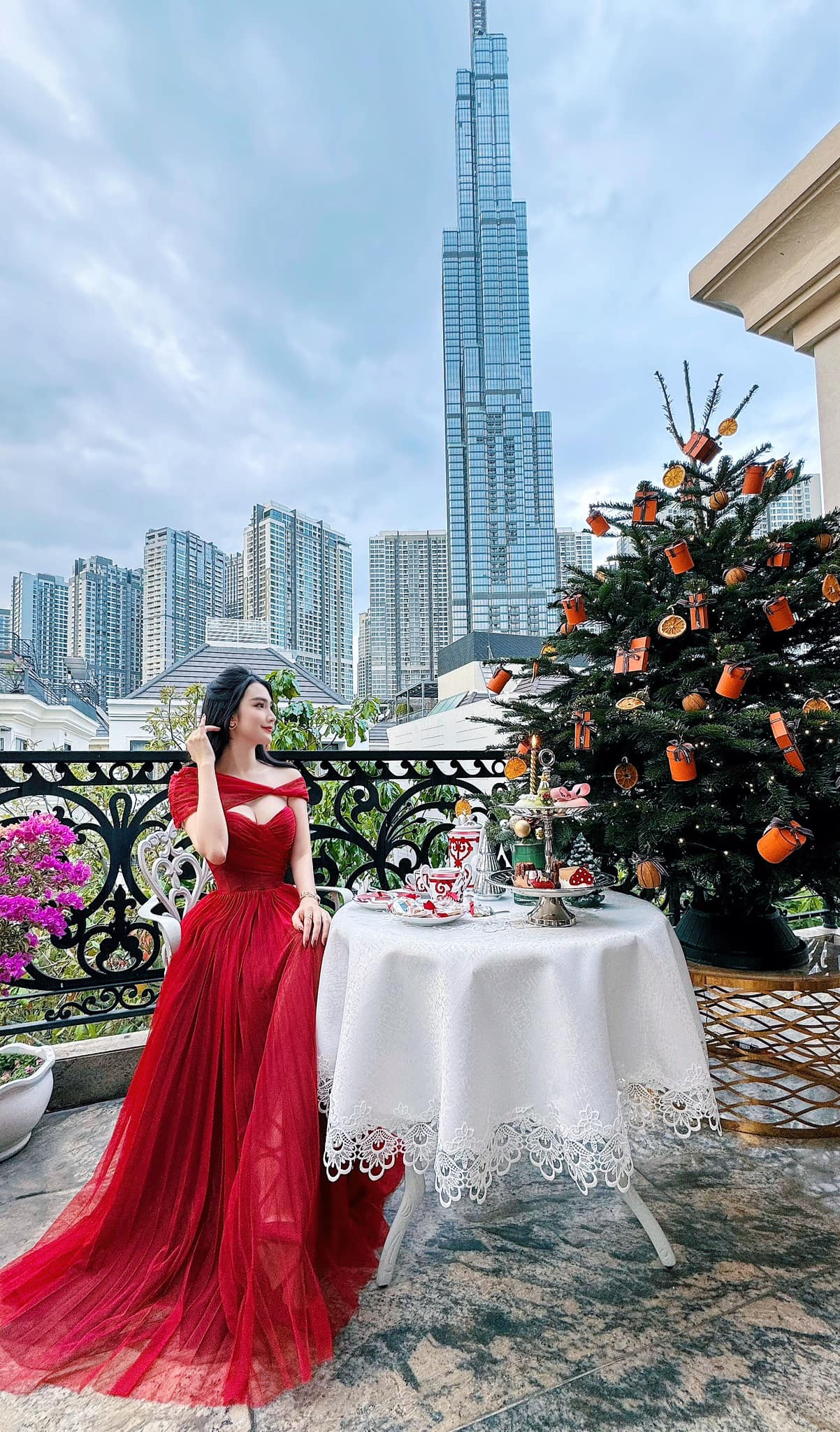Gi&aacute;m đốc SN 1993 sống ở biệt thự view Landmark 81: Tự trang tr&iacute; nh&agrave; cửa, tự l&agrave;m b&aacute;nh Trung thu - Ảnh 10.