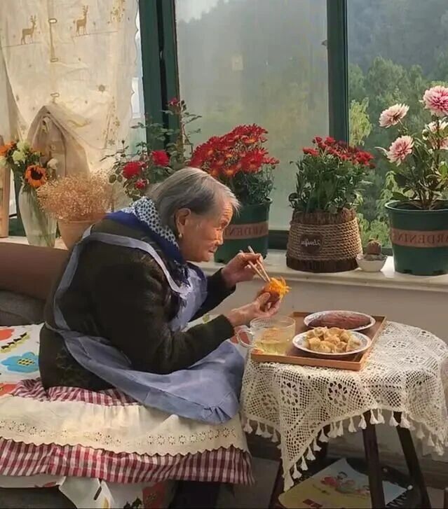 Căn nh&agrave; &ocirc;m trọn tuổi gi&agrave; của cụ b&agrave; 92 tuổi: B&igrave;nh y&ecirc;n, thanh thản, chẳng muốn l&agrave;m phiền con ch&aacute;u- Ảnh 8.