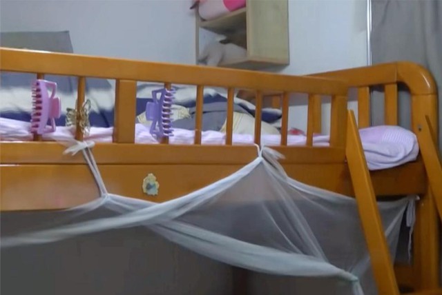 Mẹ đơn thân cùng con gái sống trong "hộp diêm" 5m²: Bếp ngay cạnh bồn cầu, vẫn cố vun vén thành mái ấm- Ảnh 15.