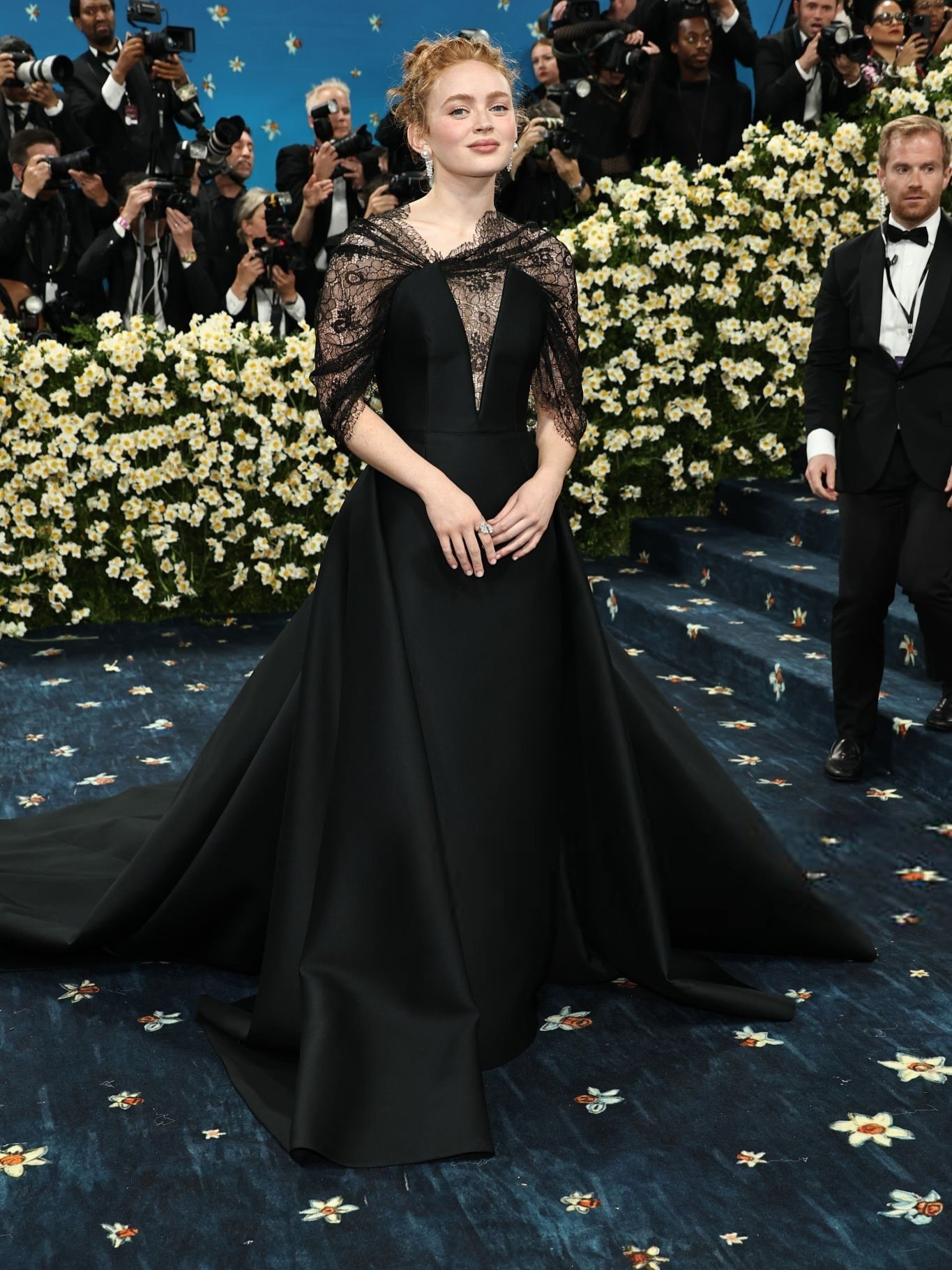 "Bạch Tuyết t&oacute;c đỏ" xuất hiện g&acirc;y sốt show Prada: Visual được v&iacute; như Lindsay Lohan thời trẻ- Ảnh 9.
