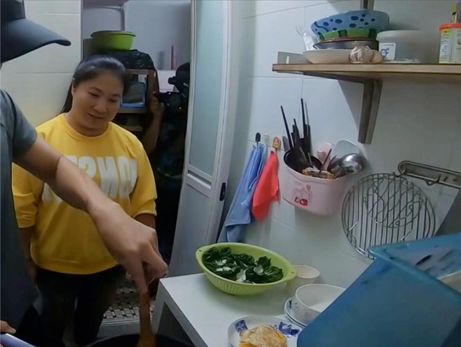 Mẹ đơn thân cùng con gái sống trong "hộp diêm" 5m²: Bếp ngay cạnh bồn cầu, vẫn cố vun vén thành mái ấm- Ảnh 7.