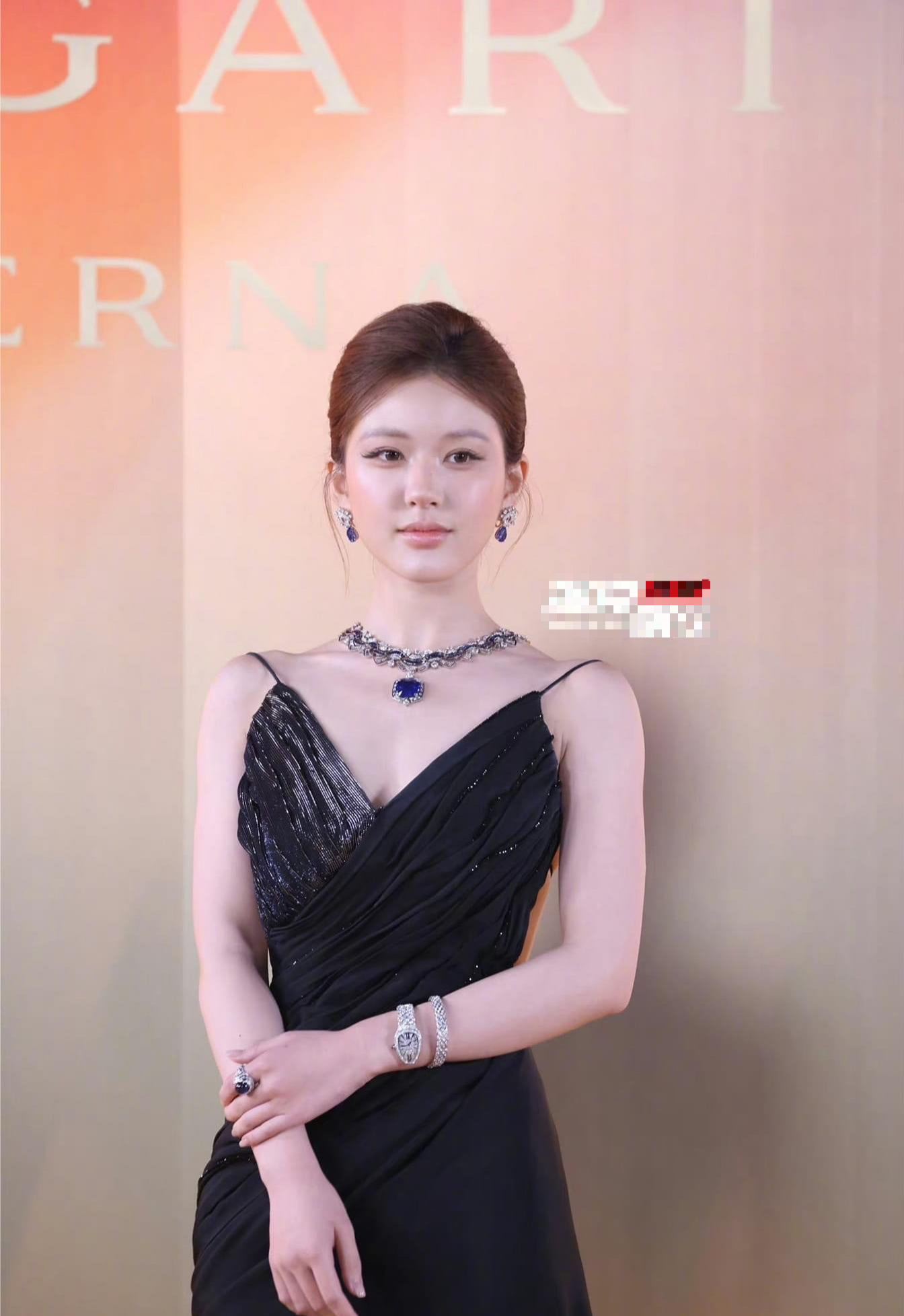 Triệu Lộ Tư thay đổi- Ảnh 9.
