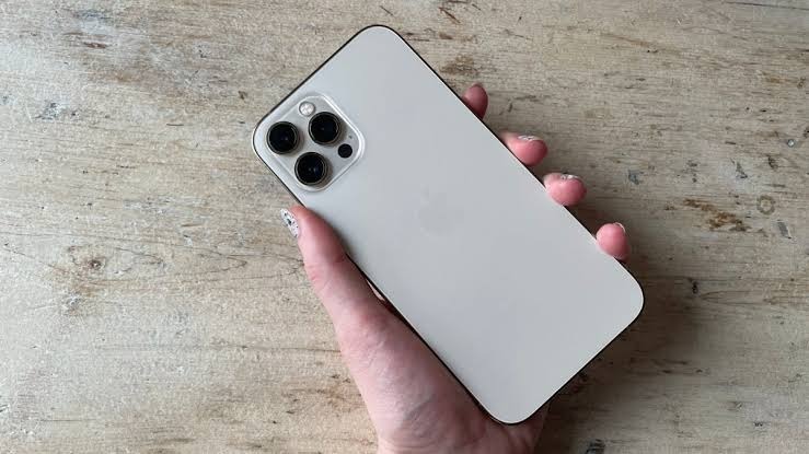 5 chiếc iPhone cũ giảm gi&aacute; mạnh, đ&aacute;ng mua nhất sau khi iPhone 18 Pro Max ra mắt - Ảnh 5.