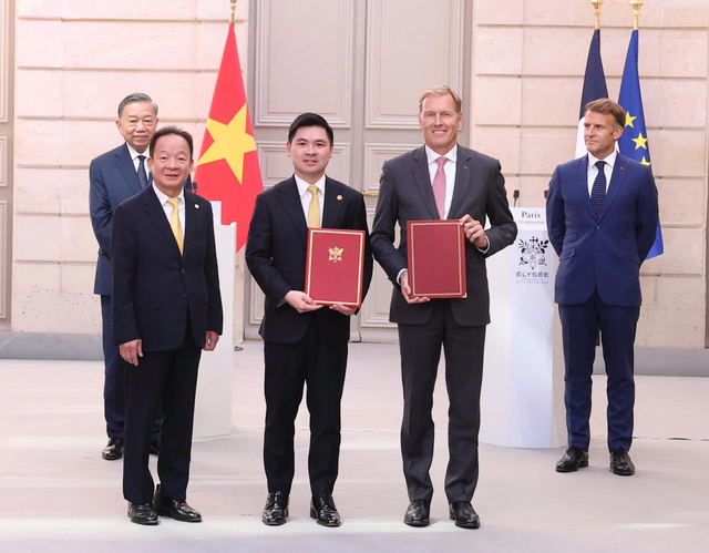 Nhiều c&aacute;i t&ecirc;n của h&agrave;ng kh&ocirc;ng Việt Nam đồng loạt đ&oacute;n tin vui: Chủ tịch sinh năm 1995 mua c&ugrave;ng l&uacute;c 50 chiếc m&aacute;y bay, h&atilde;ng trẻ nhất sở hữu m&aacute;y bay thứ 20 sau chưa đầy 1 năm khai th&aacute;c- Ảnh 3.