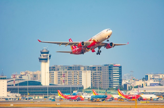 Nhiều c&aacute;i t&ecirc;n của h&agrave;ng kh&ocirc;ng Việt Nam đồng loạt đ&oacute;n tin vui: Chủ tịch sinh năm 1995 mua c&ugrave;ng l&uacute;c 50 chiếc m&aacute;y bay, h&atilde;ng trẻ nhất sở hữu m&aacute;y bay thứ 20 sau chưa đầy 1 năm khai th&aacute;c- Ảnh 8.