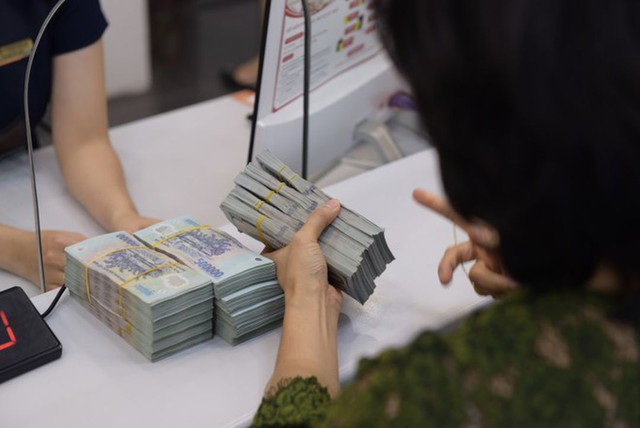 Cuối th&aacute;ng 9, gửi ng&acirc;n h&agrave;ng bao nhi&ecirc;u tiền để l&atilde;i 15 triệu/th&aacute;ng?- Ảnh 2.
