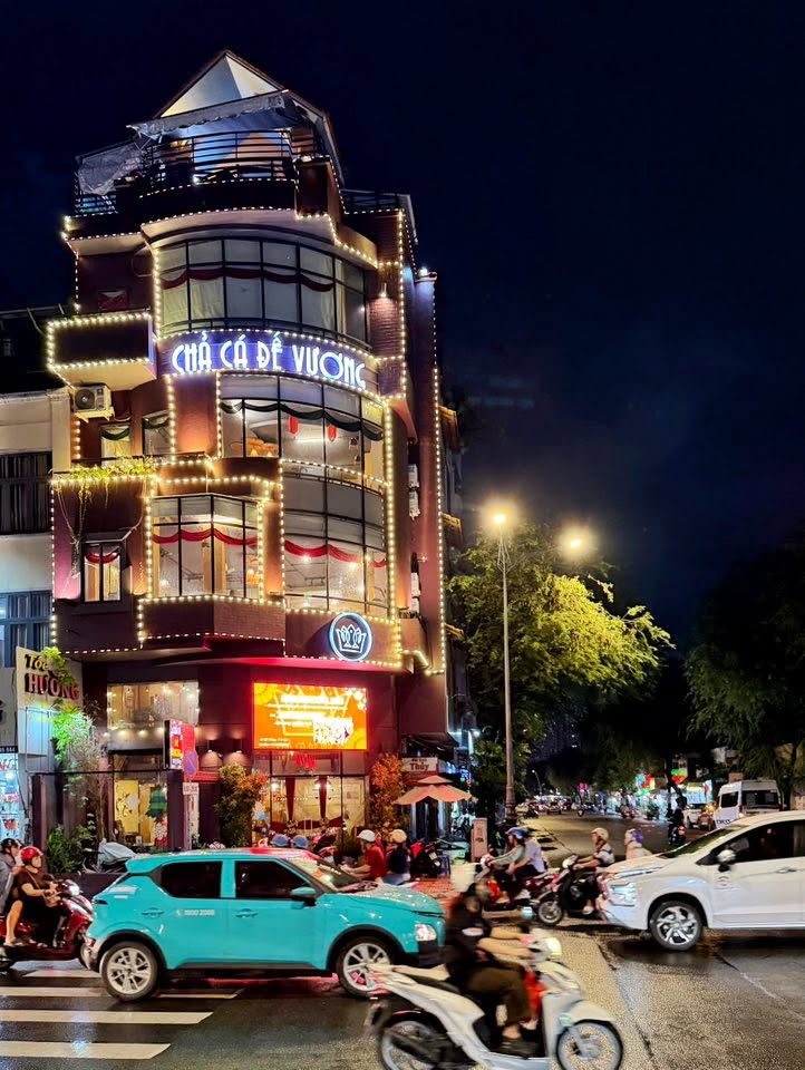 Kỹ sư tốt nghiệp bằng giỏi ĐH B&aacute;ch khoa TP.HCM: Bỏ nghề đi l&agrave;m MC, b&aacute;n th&ecirc;m chả c&aacute;- Ảnh 3.