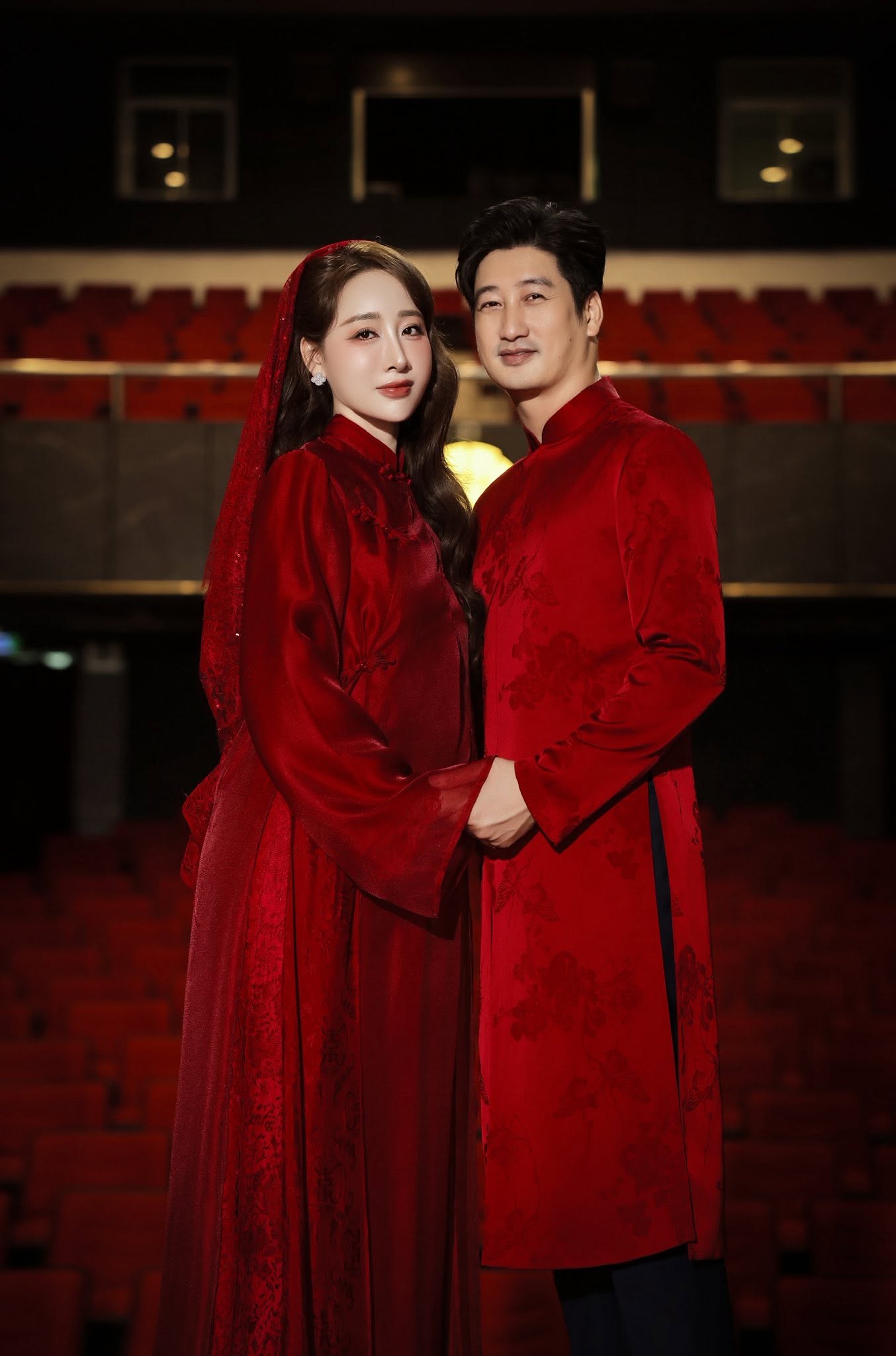 Nam NSƯT vừa lấy vợ 3 ở H&agrave; Nội: "Vai diễn m&agrave; anh muốn diễn l&acirc;u nhất đấy l&agrave; được l&agrave;m chồng của em"- Ảnh 2.