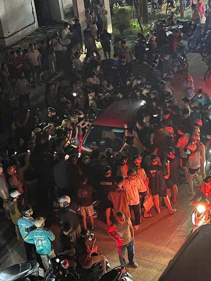 &ldquo;Bao v&acirc;y&rdquo; &ocirc; t&ocirc;, livestream ở Th&aacute;i Nguy&ecirc;n: 2 người bị mời l&agrave;m việc- Ảnh 2.