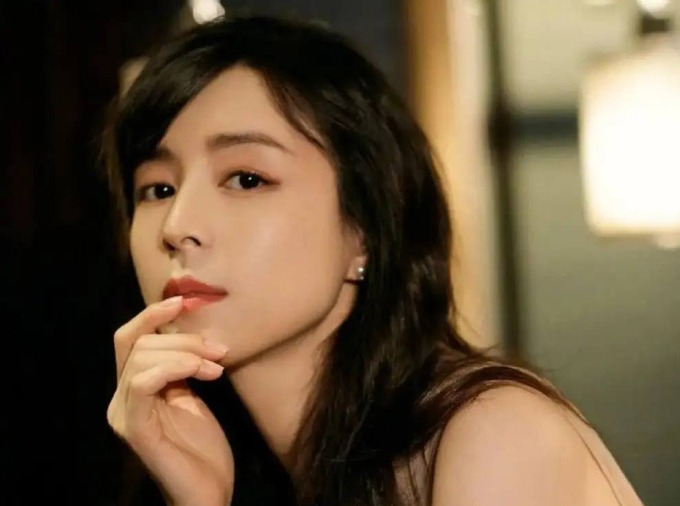 Nữ nghệ sĩ bỏ phố về quê: Đào đất, gieo hạt, bón phân, làm vườn như nông dân thực thụ - Ảnh 1.