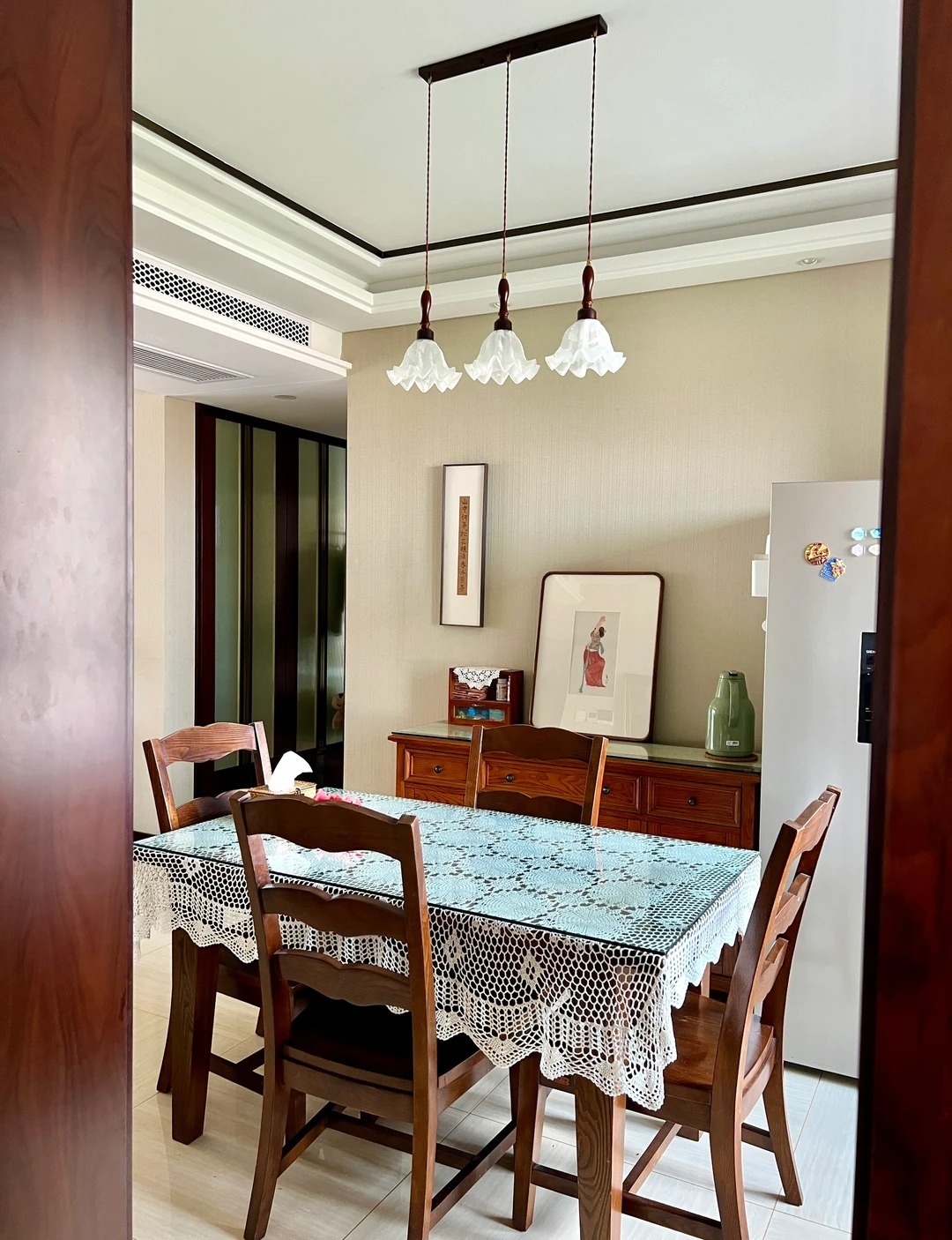 Nhà 140m² có cả người già lẫn trẻ nhỏ vẫn sạch suốt 7 năm: Người phụ nữ 42 tuổi chỉ ra 4 thói quen quan trọng hơn mua tủ - Ảnh 3.