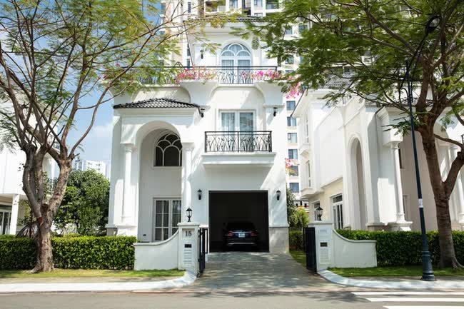 Nữ MC qu&ecirc; Nghệ An c&oacute; bằng Thạc sĩ Kinh tế: Sống trong biệt thự 800m&sup2;, điều h&agrave;nh chuỗi thẩm mỹ viện ở TP.HCM- Ảnh 4.