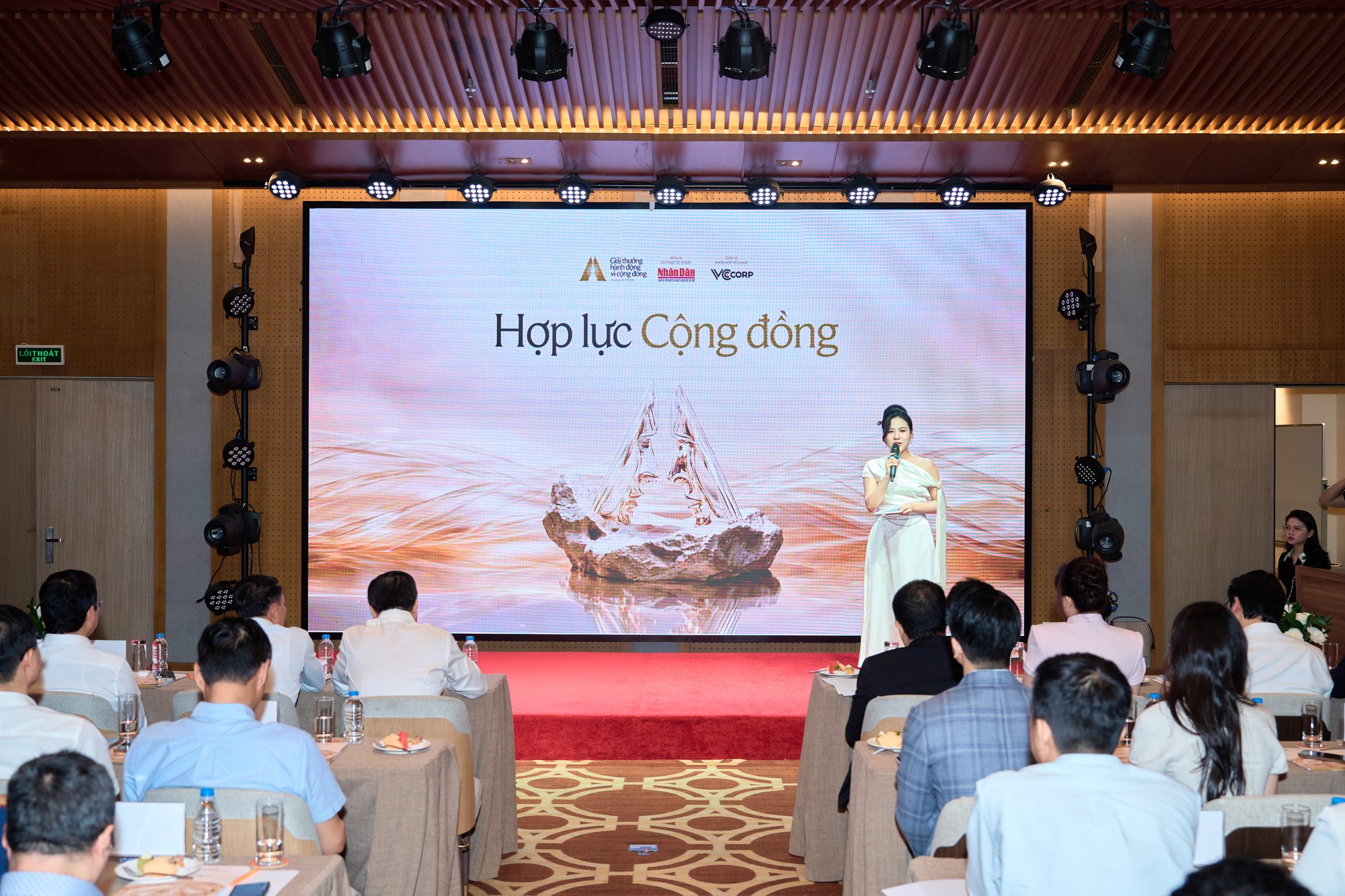 Human Act Prize 2026: Kh&ocirc;ng cần chờ c&oacute; vị thế hay đủ điều kiện mới h&agrave;nh động, mỗi việc nhỏ h&ocirc;m nay sẽ l&agrave; tiền đề cho những đ&oacute;ng g&oacute;p trong tương lai - Ảnh 1.