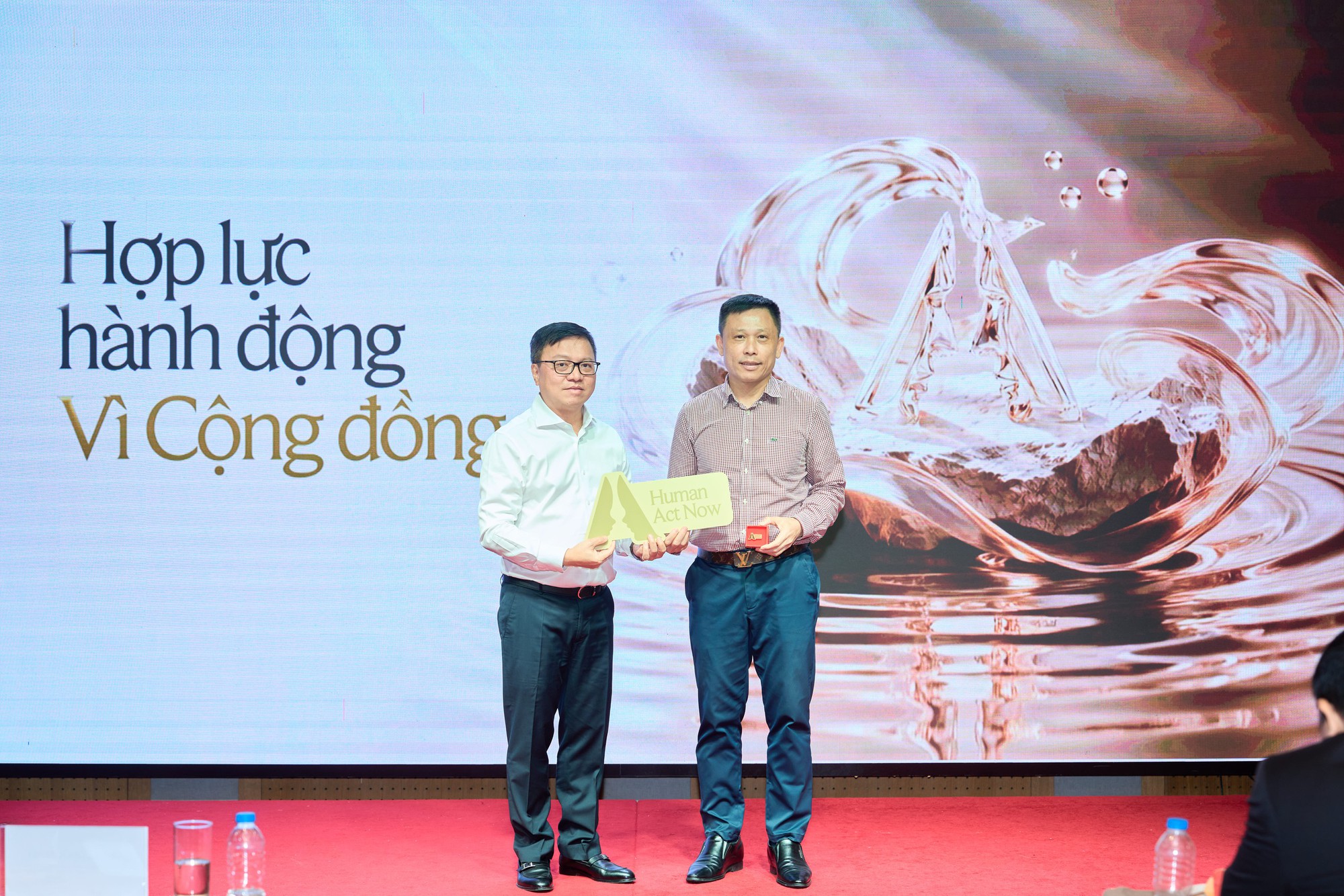 Human Act Prize 2026: Kh&ocirc;ng cần chờ c&oacute; vị thế hay đủ điều kiện mới h&agrave;nh động, mỗi việc nhỏ h&ocirc;m nay sẽ l&agrave; tiền đề cho những đ&oacute;ng g&oacute;p trong tương lai - Ảnh 7.