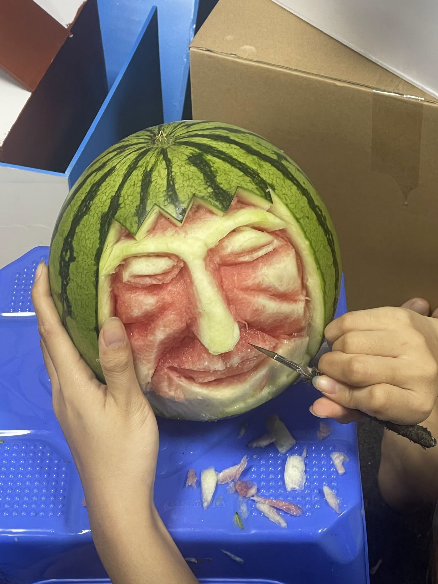 Loạt m&acirc;m cỗ Trung thu nh&igrave;n cứ tưởng &ldquo;Halloween năm nay đến sớm&rdquo; - Ảnh 2.