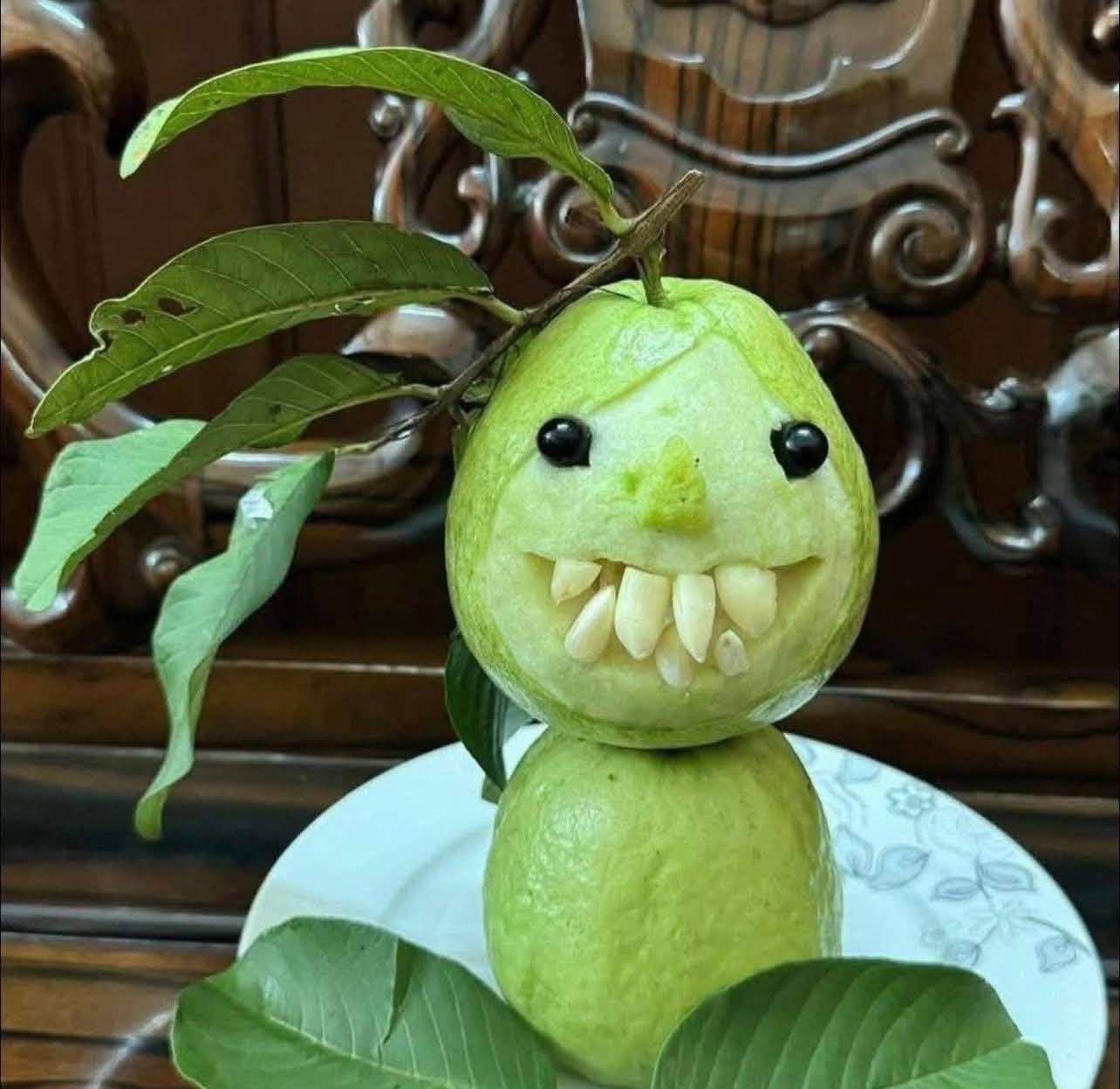 Loạt m&acirc;m cỗ Trung thu nh&igrave;n cứ tưởng &ldquo;Halloween năm nay đến sớm&rdquo; - Ảnh 9.