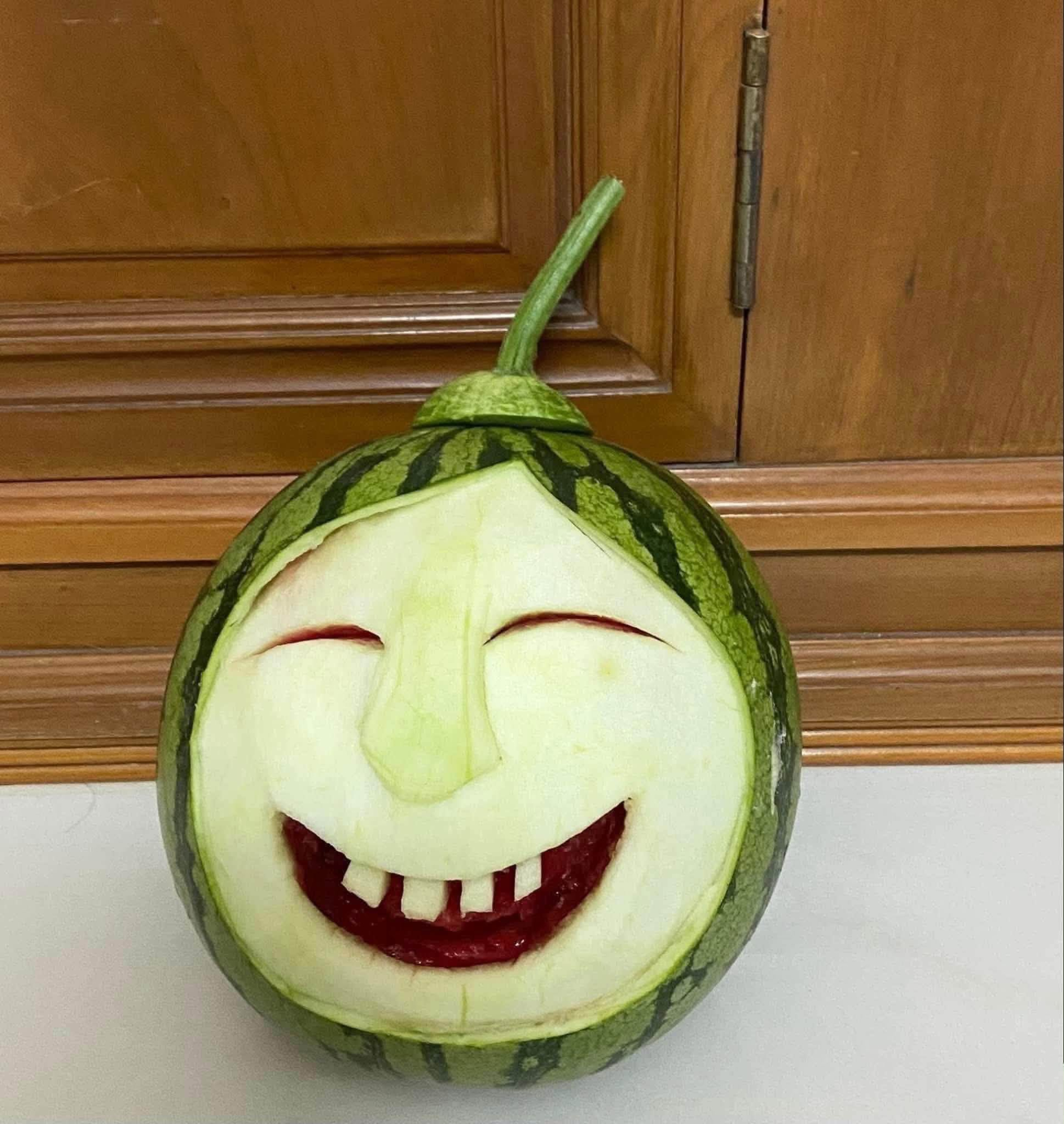 Loạt m&acirc;m cỗ Trung thu nh&igrave;n cứ tưởng &ldquo;Halloween năm nay đến sớm&rdquo; - Ảnh 5.