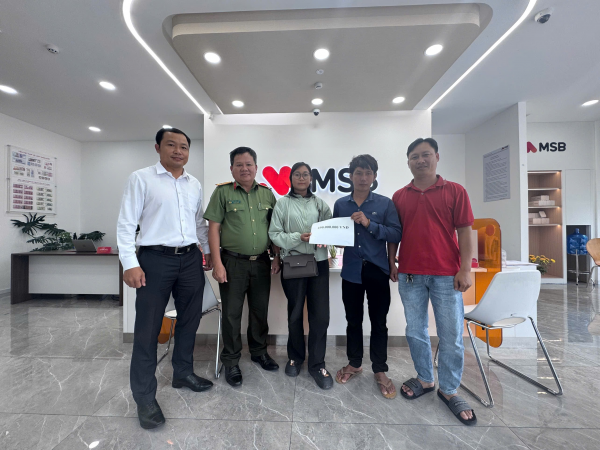 Kế to&aacute;n chuyển 250.000.000 đồng v&agrave;o t&agrave;i khoản MSB của Trần Văn Khanh SN 1995: Doanh nghiệp phải đến c&ocirc;ng an tr&igrave;nh b&aacute;o- Ảnh 1.