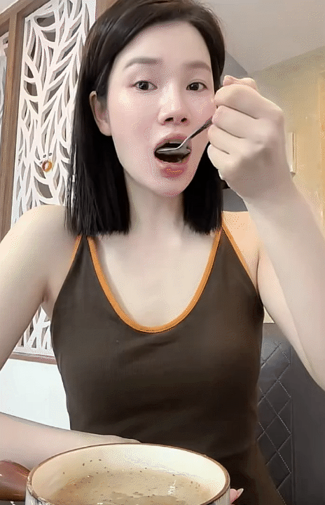 Ở Việt Nam có một loại bột trắng, nấu chín thành món giúp tăng sinh collagen: Vừa đẹp da, giữ dáng còn hỗ trợ tăng size vòng 1- Ảnh 3.