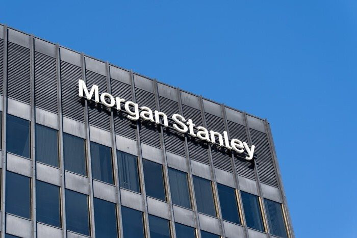 Nh&acirc;n vi&ecirc;n Morgan Stanley vừa gửi nhầm một email khiến hơn 100 thương vụ của ng&acirc;n h&agrave;ng bị lộ- Ảnh 1.