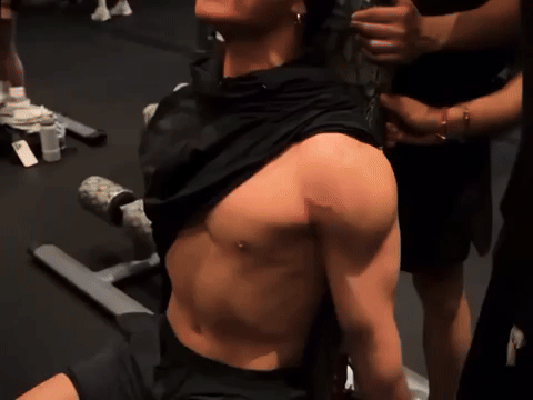 Jungkook nảy nở sau 1 năm- Ảnh 11.