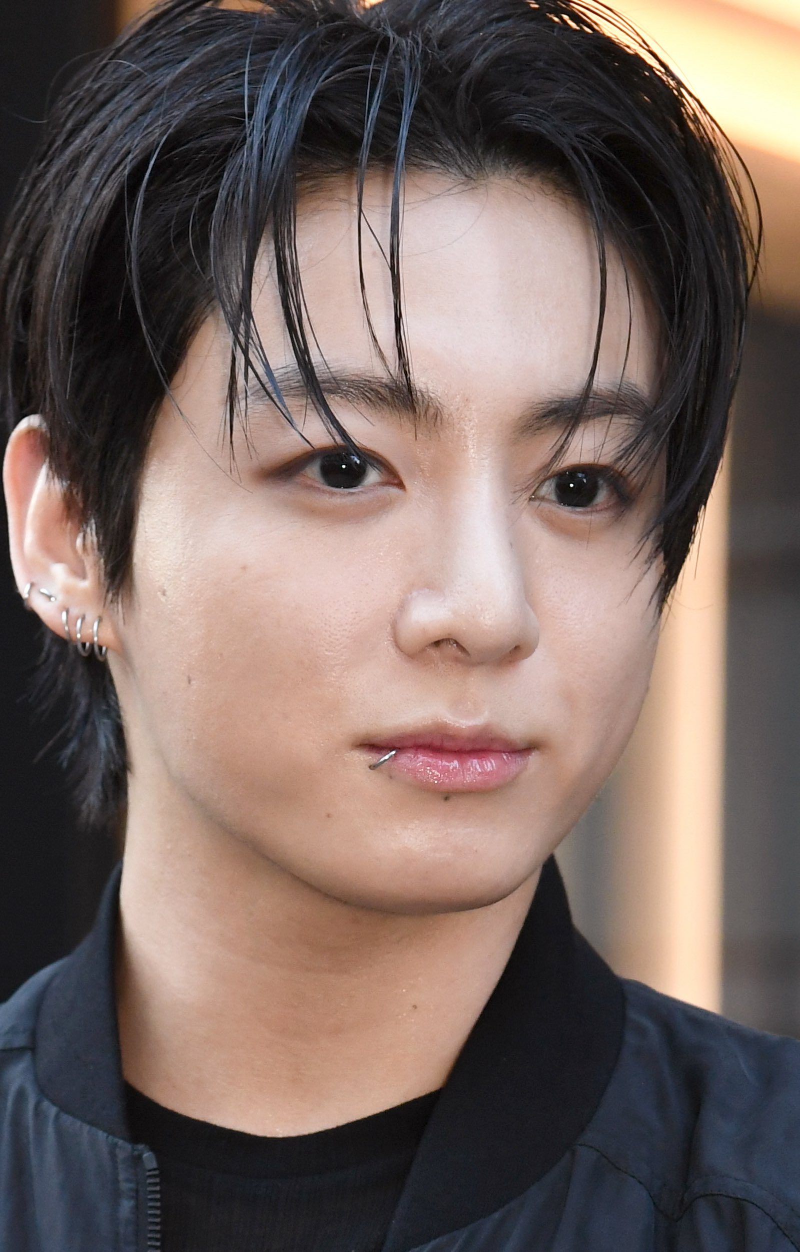 "Bóc trần" visual Jungkook (BTS) qua ảnh chưa chỉnh sửa: Có đẹp như mơ?- Ảnh 4.