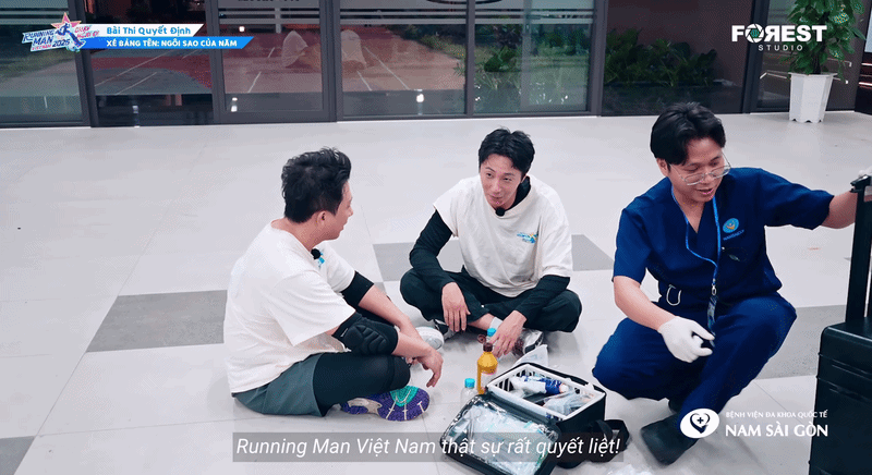 Trấn Th&agrave;nh v&agrave; Jung Il Woo vật nhau tơi tả: Người x&eacute;m l&ograve;i sụn mũi, người chảy m&aacute;u- Ảnh 3.