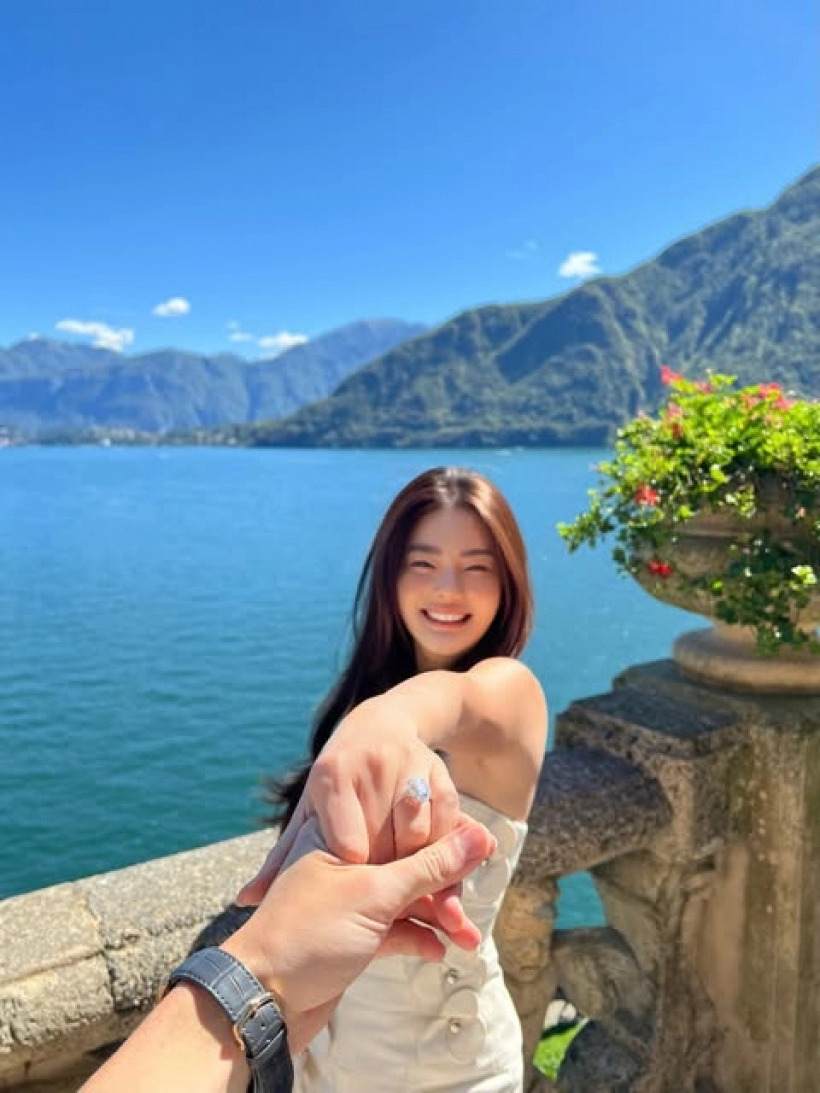 &ldquo;Ngọc nữ ph&ocirc;ng bạt&rdquo; được thiếu gia ngh&igrave;n tỷ ng&agrave;nh ng&acirc;n h&agrave;ng cầu h&ocirc;n bằng nhẫn kim cương khủng, nhan sắc đ&agrave;ng trai khiến MXH ngớ người- Ảnh 1.