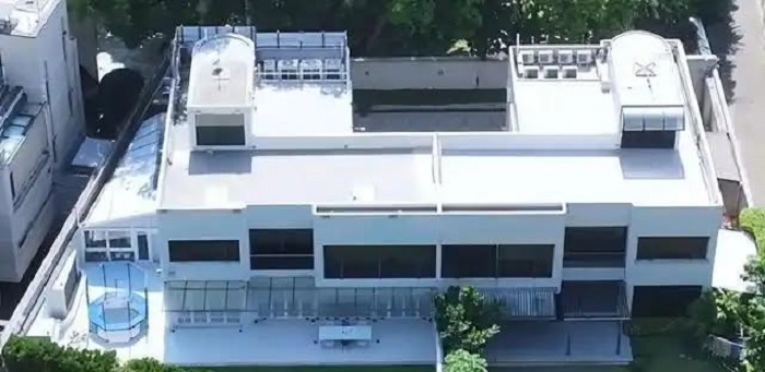 Cho&aacute;ng ngợp với cuộc sống của con g&aacute;i Lưu Đức Hoa: Được bố chi 1650 tỷ đồng khi mới ch&agrave;o đời, c&oacute; 3 bảo mẫu v&agrave; 10 vệ sĩ t&uacute;c trực- Ảnh 3.