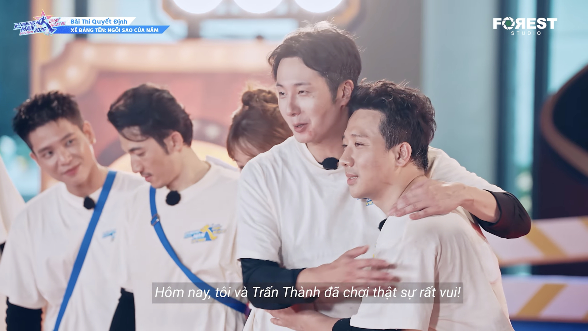 Trấn Th&agrave;nh v&agrave; Jung Il Woo vật nhau tơi tả: Người x&eacute;m l&ograve;i sụn mũi, người chảy m&aacute;u- Ảnh 4.