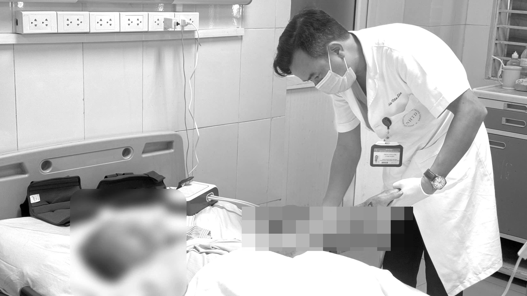 Hà Nội: Chó nhà cắn chủ khiến cụ bà 73 tuổi gãy hở xương, cụ ông 76 tuổi nằm liệt giường 6 năm bị cắn lóc da 25 cm- Ảnh 1.
